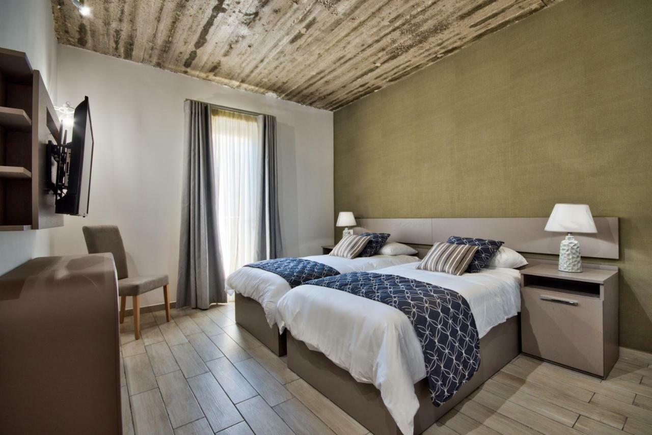 Cozy Rooms Hotel Sliema Esterno foto
